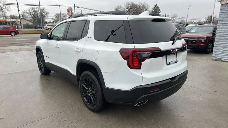 2023 GMC Acadia SLE