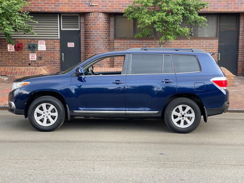 2012 Toyota Highlander for sale at BLS AUTO SALES LLC in Bronx NY