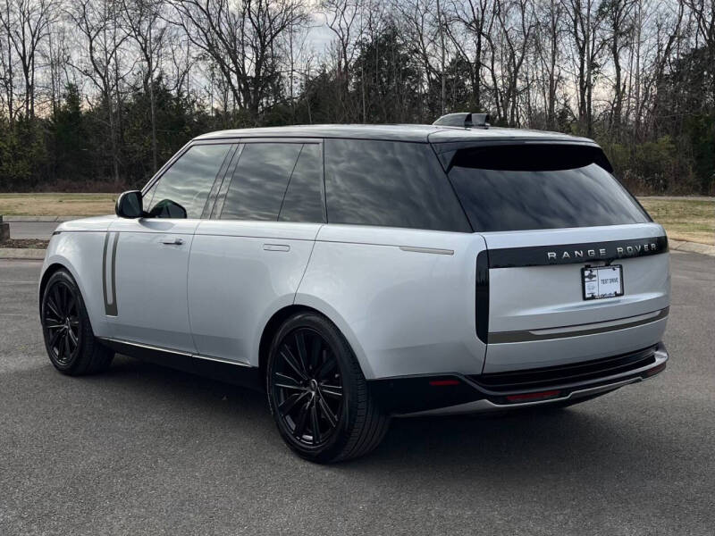 2025 Land Rover Range Rover P400 SE