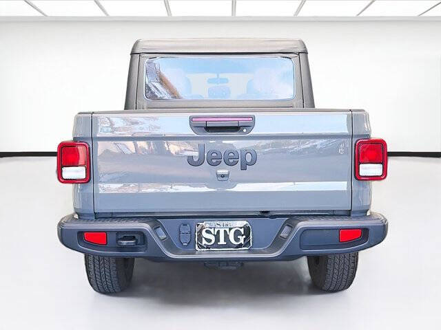 2022 Jeep Gladiator Sport