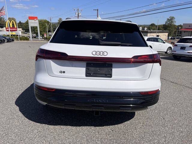 2024 Audi Q8 e-tron quattro Premium