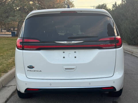 2023 Chrysler Pacifica Touring