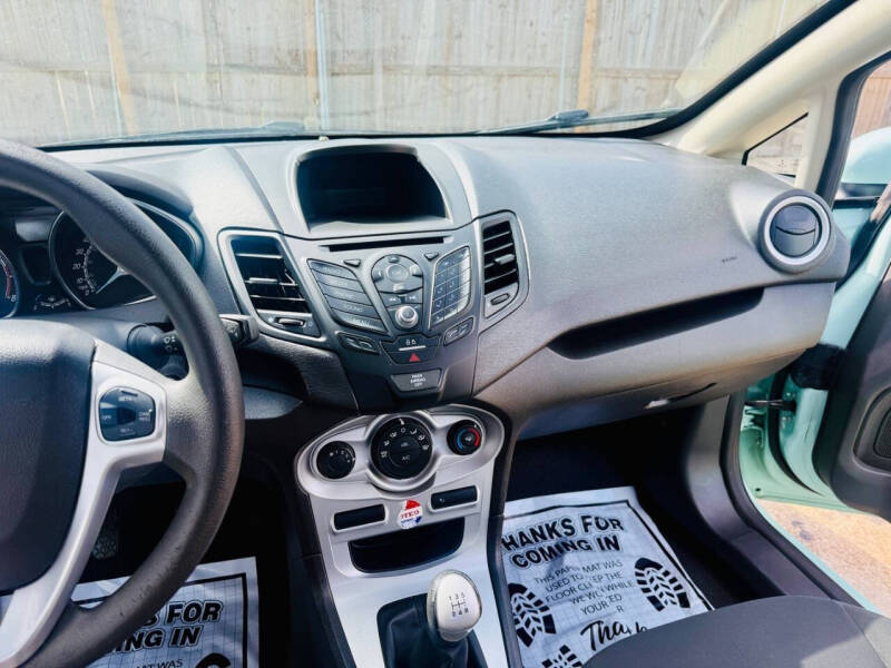 2017 Ford Fiesta SE