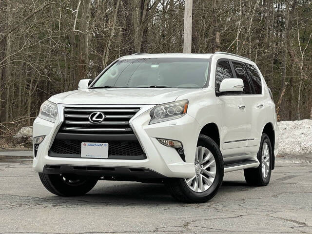 2017 Lexus GX Base's photo