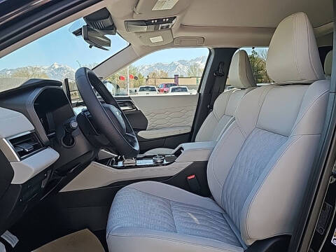 2025 Mitsubishi Outlander SEL Platinum Edition