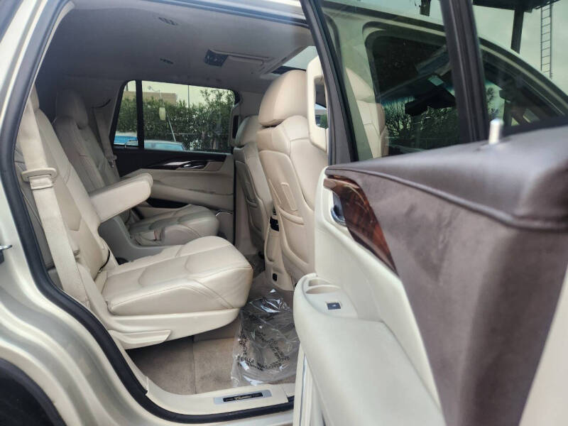 2015 Cadillac Escalade Luxury