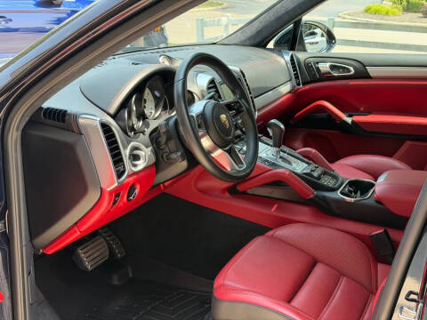 2016 Porsche Cayenne GTS