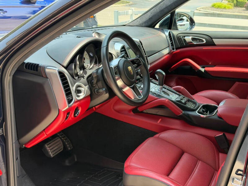 2016 Porsche Cayenne GTS