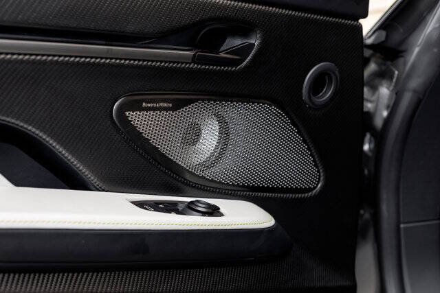 2025 Aston Martin Vanquish