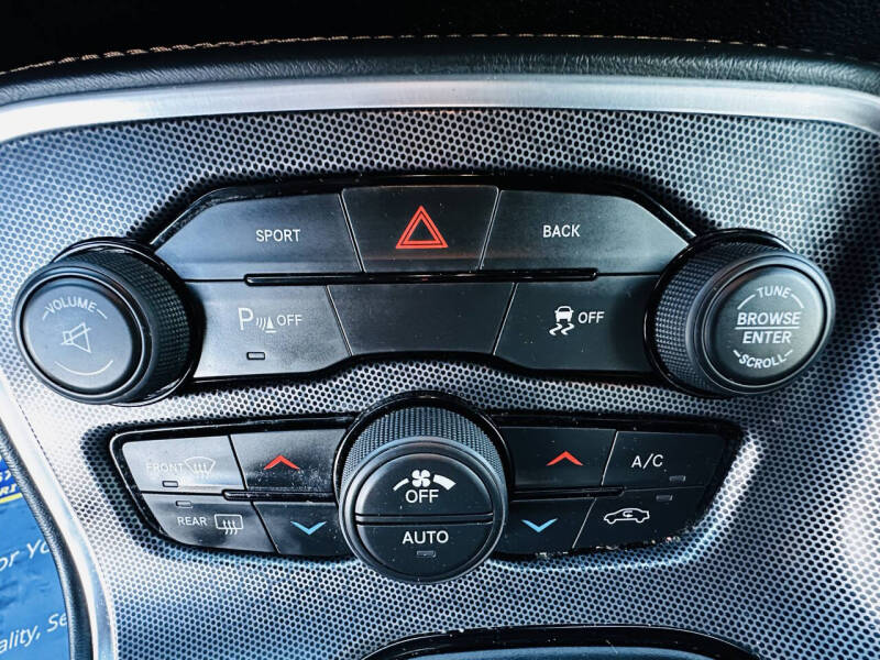 2015 Dodge Challenger R/T Plus