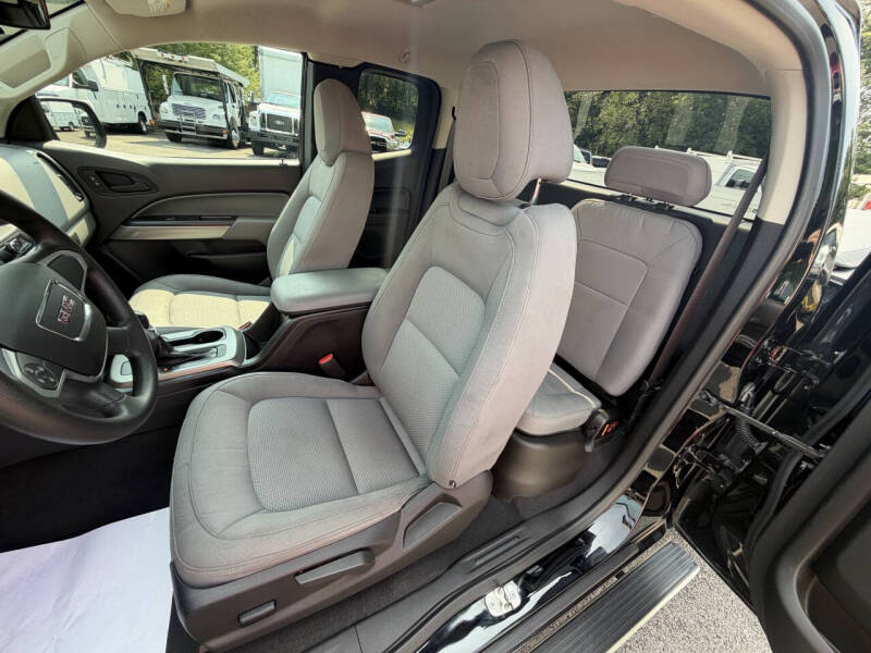 2022 GMC Canyon Elevation Standard