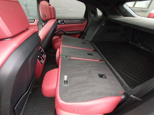 2022 Porsche Cayenne GTS Coupe