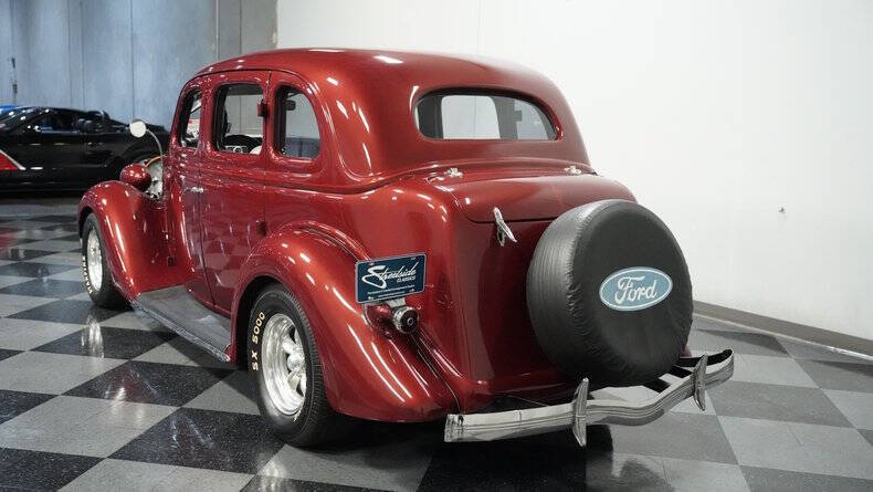 1935 Ford Tudor