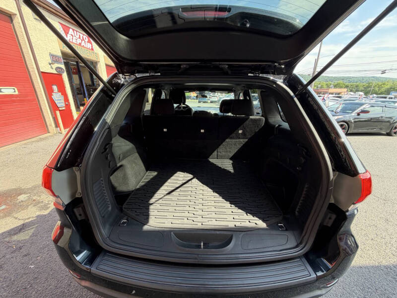 2018 Jeep Grand Cherokee Laredo E