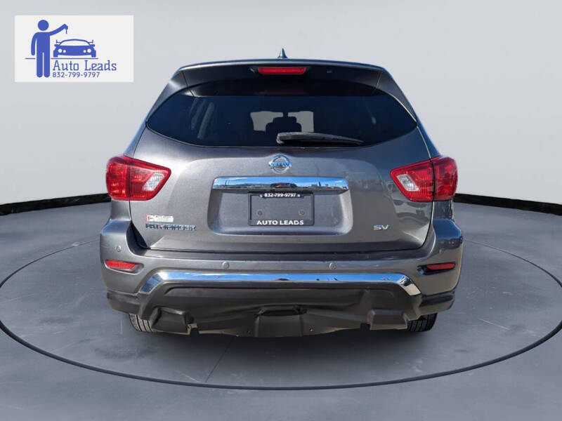 2019 Nissan Pathfinder SV