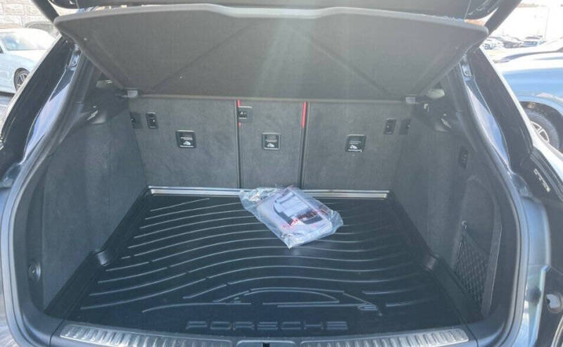 2023 Porsche Macan S