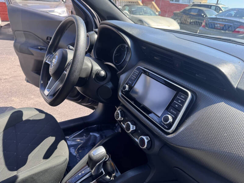 2020 Nissan Kicks S