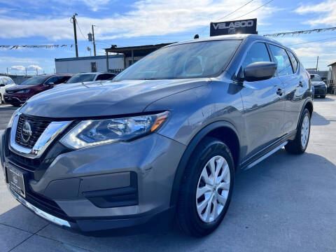 2020 Nissan Rogue for sale at Velascos Used Car Sales in Hermiston OR