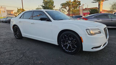 2019 Chrysler 300 Touring