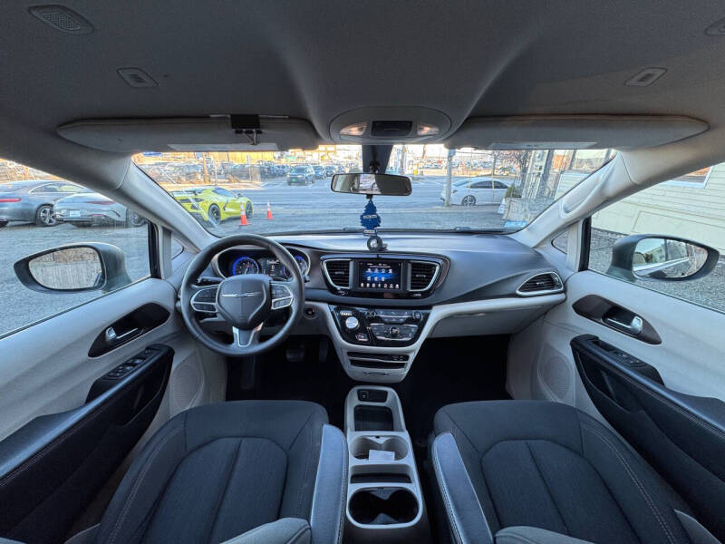 2018 Chrysler Pacifica LX