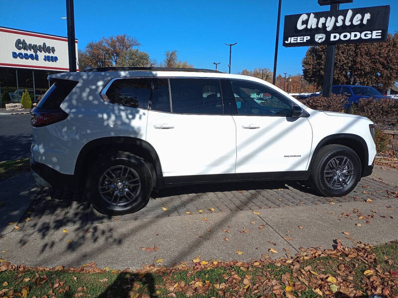2025 GMC Acadia Elevation