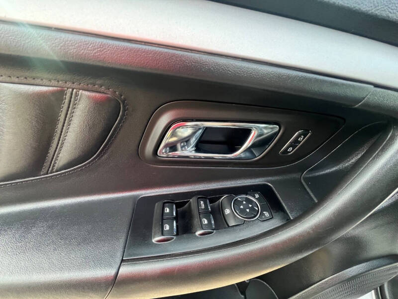 2018 Ford Taurus SEL