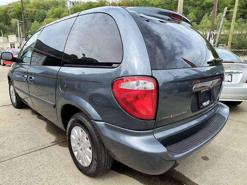 2006 Chrysler Town and Country