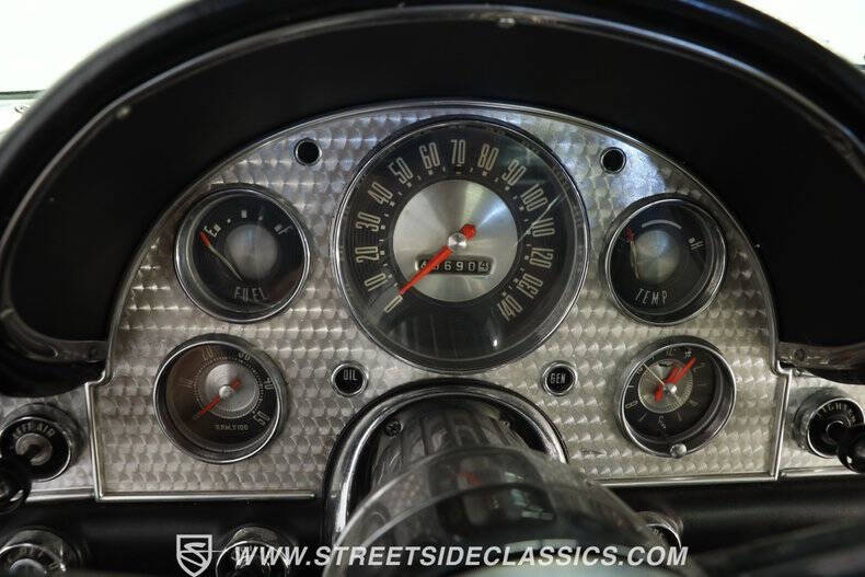 1957 Ford Thunderbird