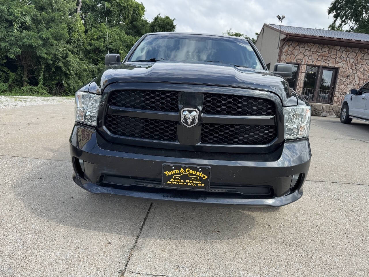 View vehicle photo 2