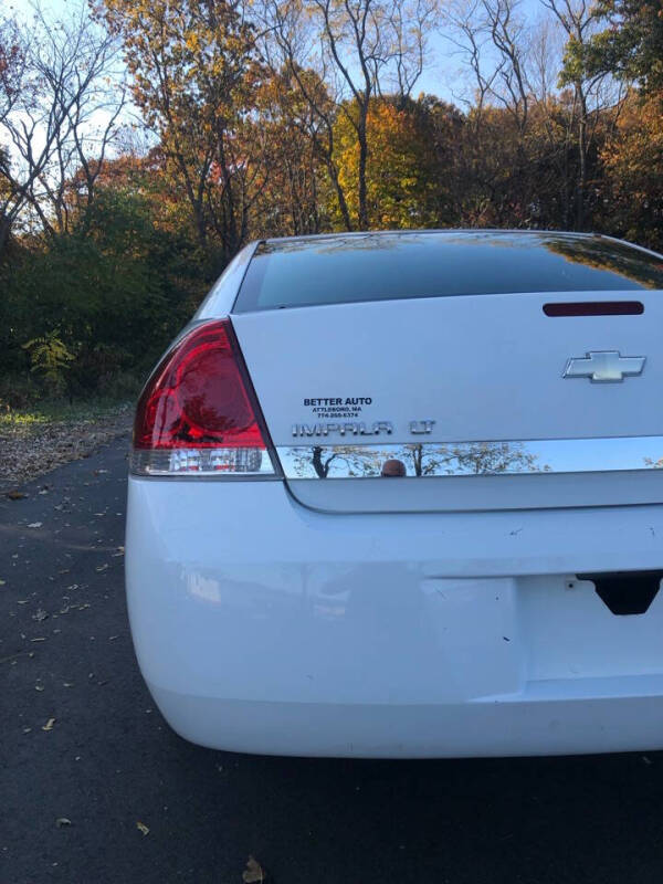 2010 Chevrolet Impala LT photo 25