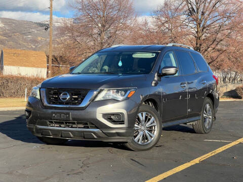 2018 Nissan Pathfinder for sale at A.I. Monroe Auto Sales in Bountiful UT