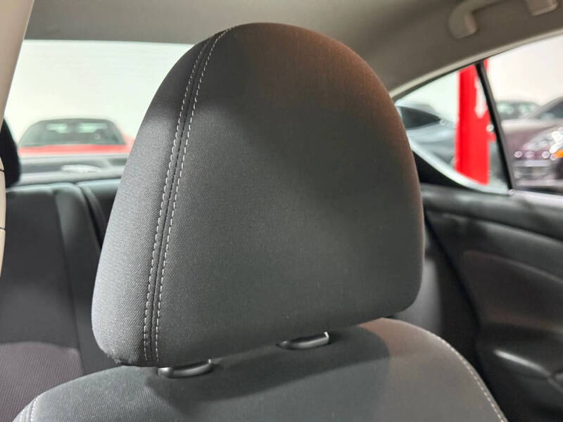 2019 Nissan Versa SV