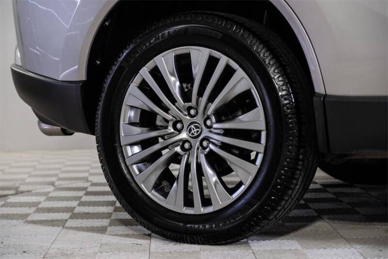 2022 Toyota Venza XLE