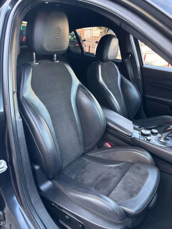 2017 Alfa Romeo Giulia Quadrifoglio