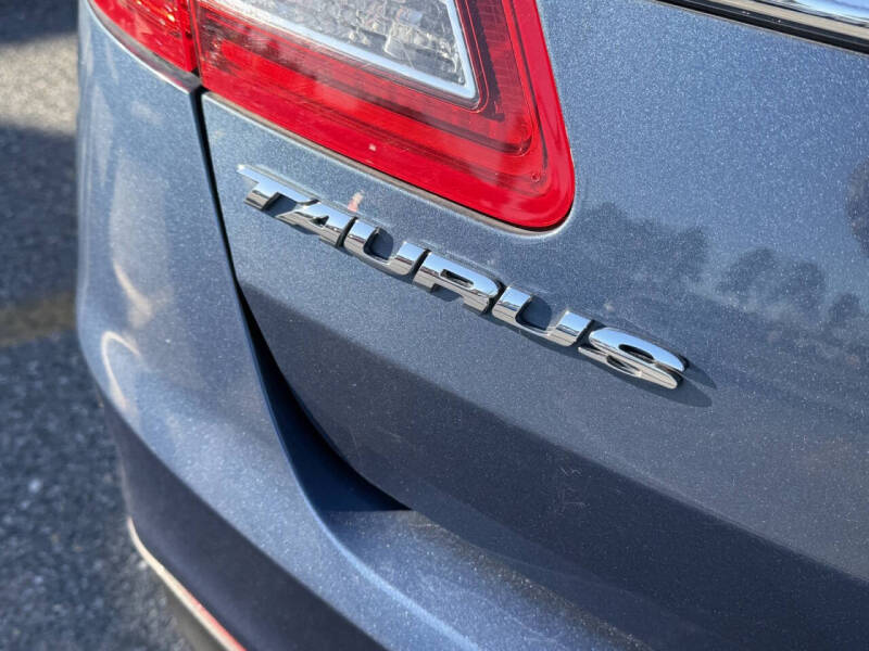 2018 Ford Taurus SEL