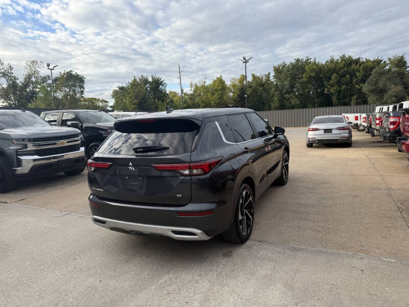 2024 Mitsubishi Outlander SE