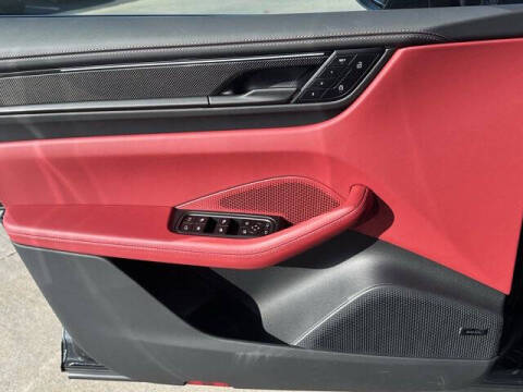 2025 Porsche Macan Turbo Electric