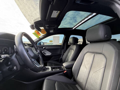 2022 Audi Q3 quattro S line Premium 45 TFSI