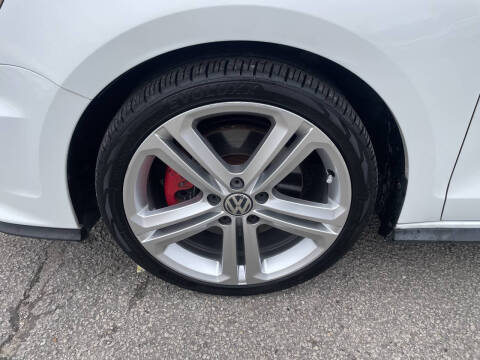 2017 Volkswagen Jetta 2.0T GLI