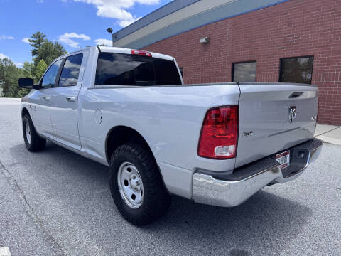 2017 RAM 1500 SLT