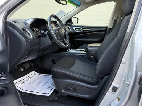 2018 Nissan Pathfinder SV
