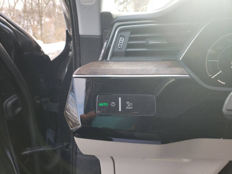 2019 Audi e-tron quattro Prestige