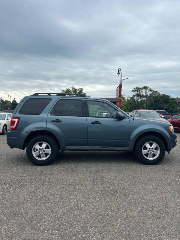 2011 Ford Escape XLT photo 8