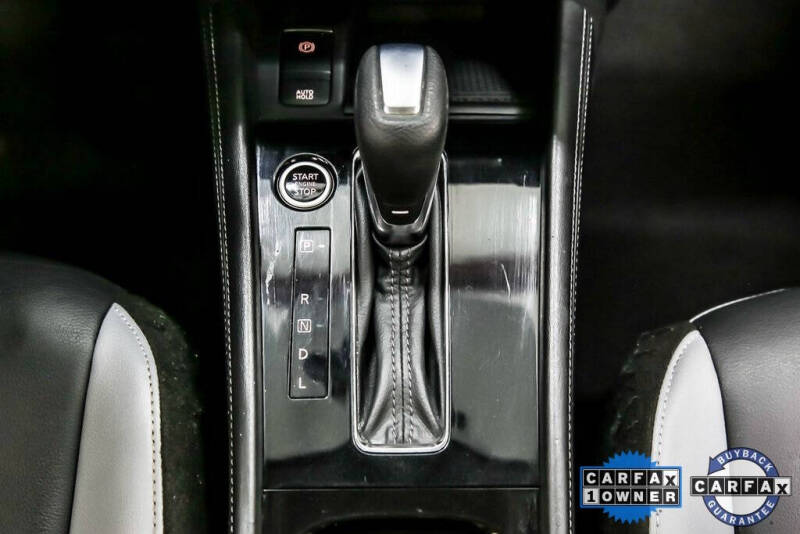 2022 Nissan Kicks SR