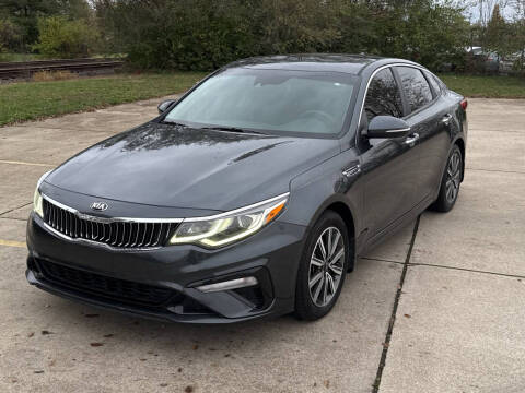 2019 Kia Optima for sale at Mr. Auto in Hamilton OH