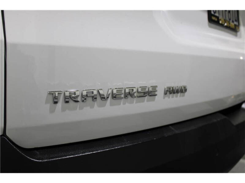 2022 Chevrolet Traverse LT Cloth
