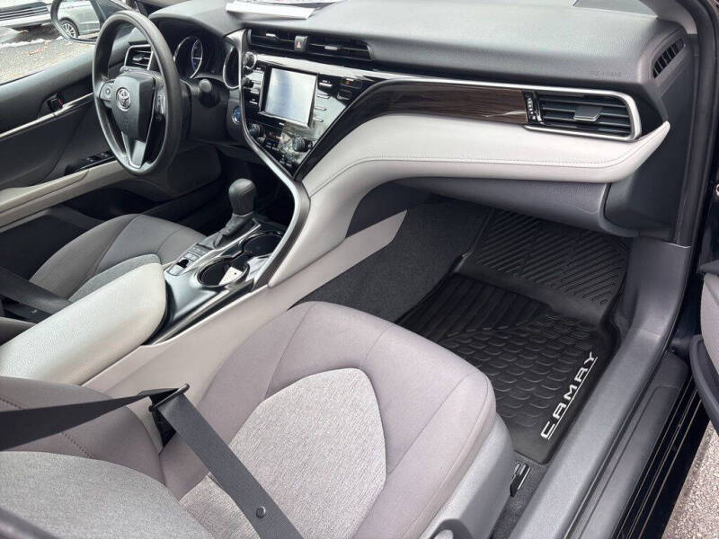 2020 Toyota Camry Hybrid LE