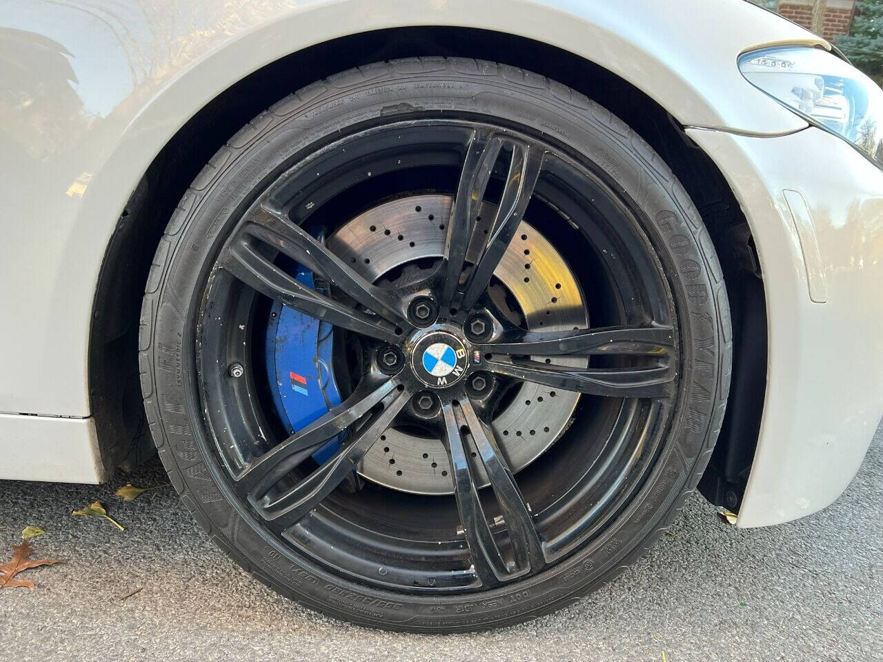 2013 BMW M5 Sedan - $27,900