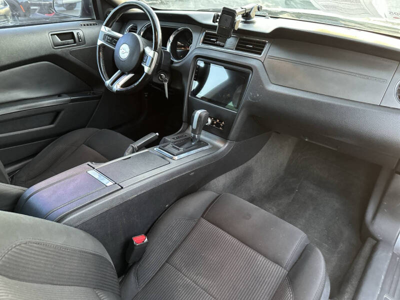 2014 Ford Mustang V6