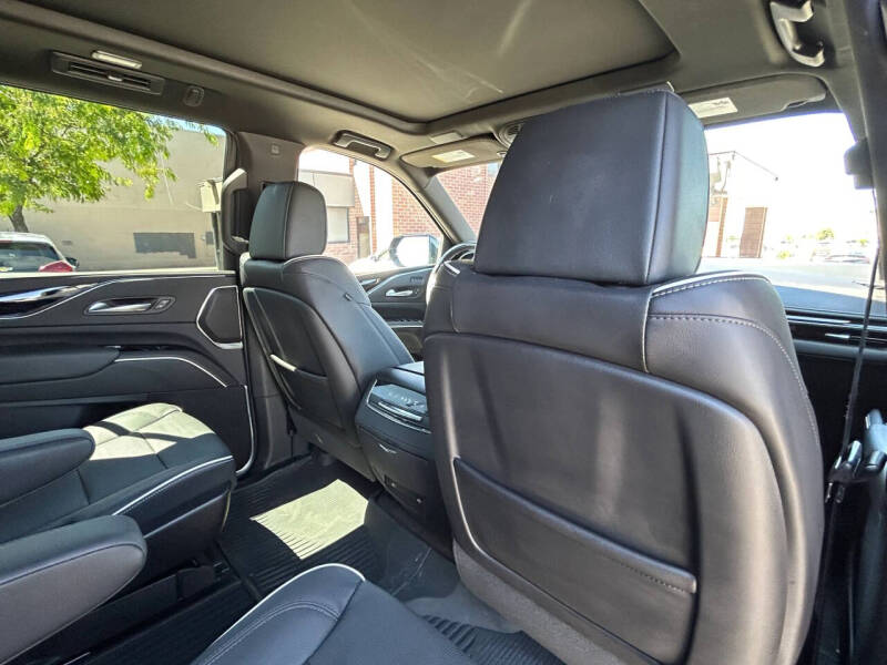 2023 Cadillac Escalade Sport